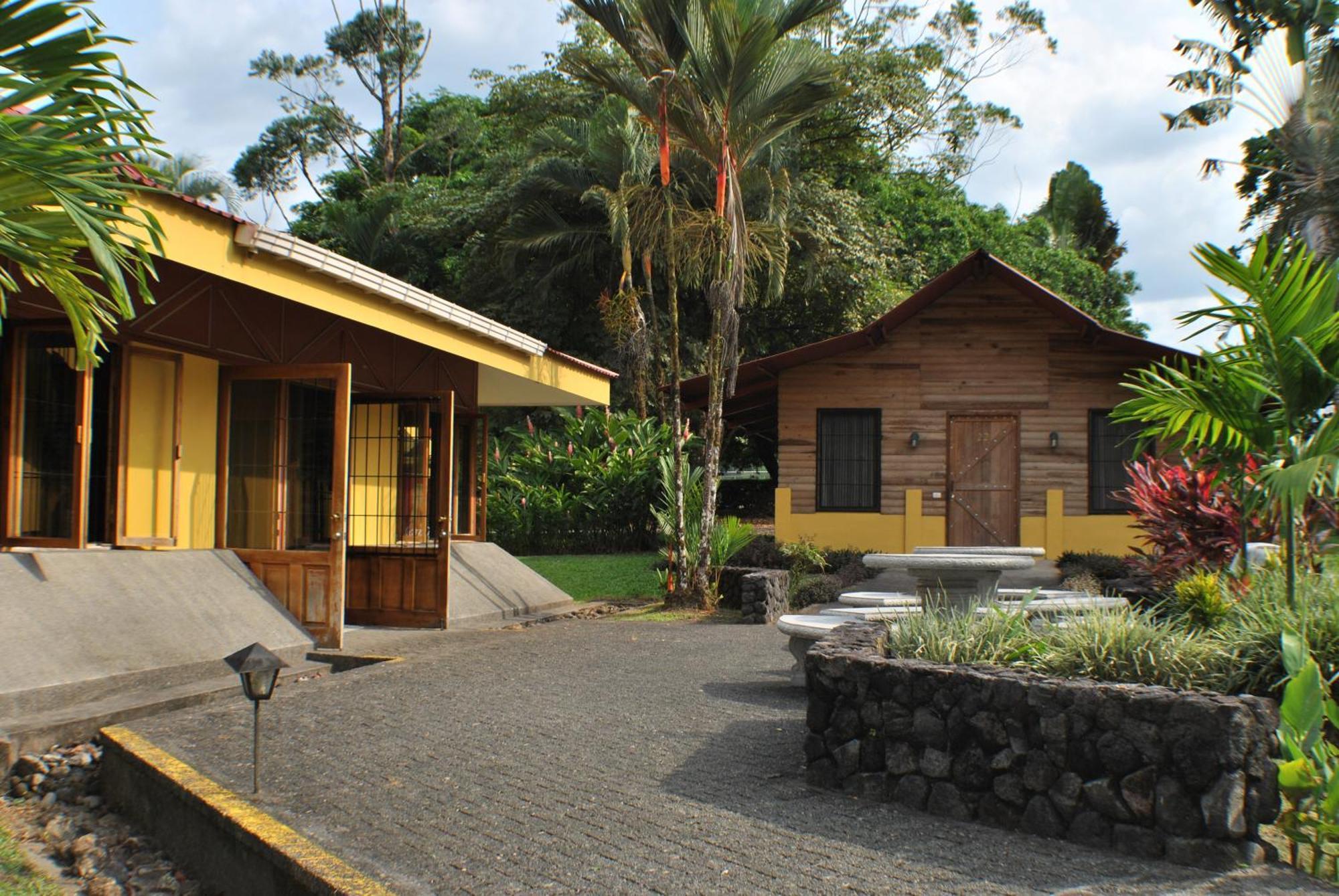 Hotel Arenal Country Inn La Fortuna Kültér fotó